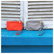 Load image into Gallery viewer, Brighton Wristlet Clutch