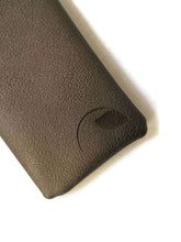 Load image into Gallery viewer, Hoyt Sunglasses Case
