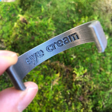 Load image into Gallery viewer, Herban Wisdom Eye Cream Braille ID Band
